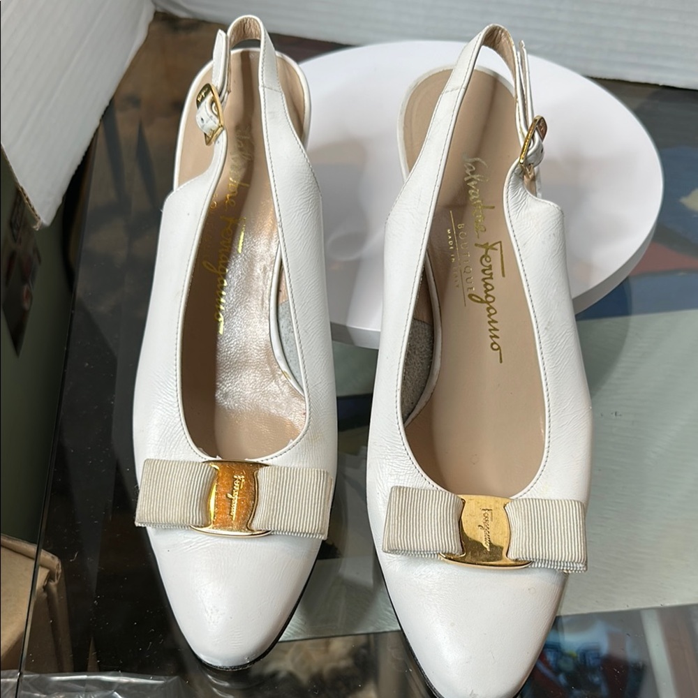 Salvatore Ferragamo White Gold Heels 8.5 2A
